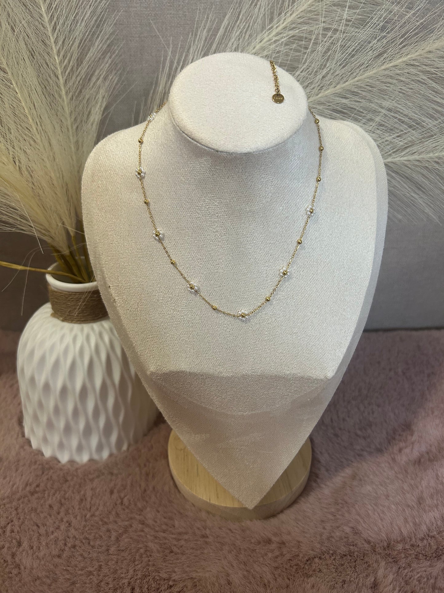 collier marguerite en acier inoxydable doré Adèle