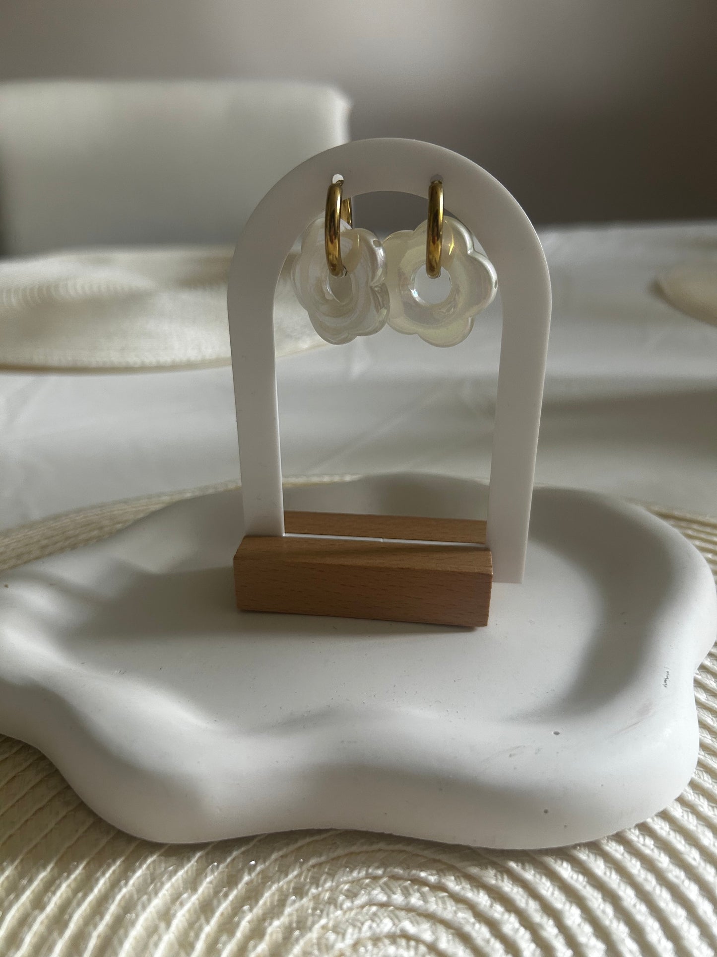 Boucles d'oreille Ninon blanc écru